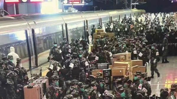 上海疫情恶化,大量中国军人进驻,网传上海将被军管,已接管个别社区和方舱医院。(图片来源:网路图片)