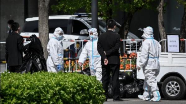 北京一天多新增本土感染者20人,朝阳一所学校同班10名学生阳性,官方称“已隐匿传播了1周”。(图片来源:Getty Images)