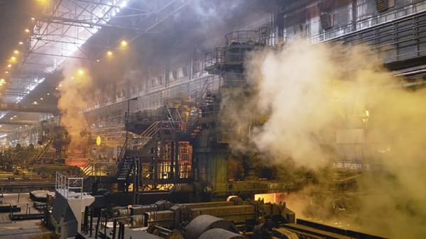 乌克兰的消息称,因内部有人泄露秘密通道,导致俄罗斯军队首次攻入亚速钢铁厂地下通道。(Pierre Crom/Getty Image)