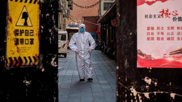 北京疫情发酵,官宣八大严控措施,中小学等暂停返校、公共文化等场所全停等,顺义区突发聚集疫情,提级严控入“静”。(图片来源:Getty Images)