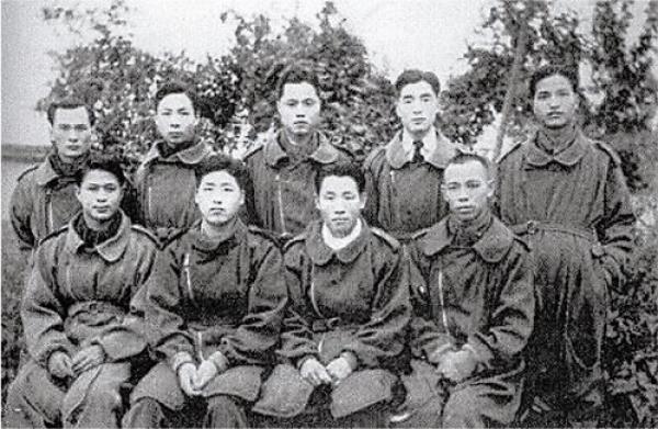 前排左二为王汉勋