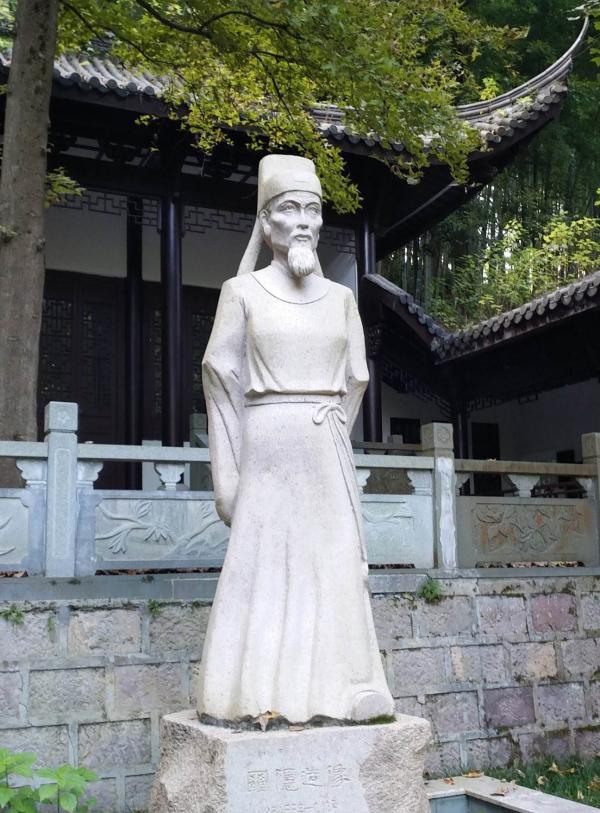 浙江省富阳市新登境内“罗隐碑林”中的罗隐像。(公有领域)