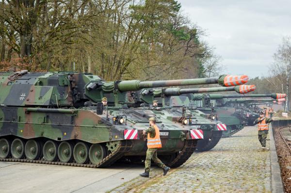 德国联邦国防军坦克(GREGOR FISCHER/AFP via Getty Images)