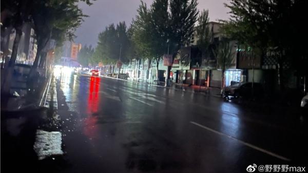 2021年9月起中国从沿海经济重镇广东、浙江、江苏、山东,一路扩至东北三省全都“拉闸限电”,引发民怨。(图片来源:微博)