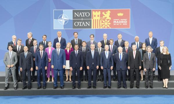 北约成员国领袖6月29日在西班牙马德里出席峰会合影。(Stefan Rousseau - WPA Pool/Getty Images)