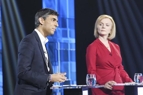 英国首相选战经过五轮投票后最终诞生两强:原财政大臣苏纳克(Rishi Sunak)和现任外交大臣特拉斯 (Liz Truss)。(Jonathan Hordle / ITV via Getty Images)