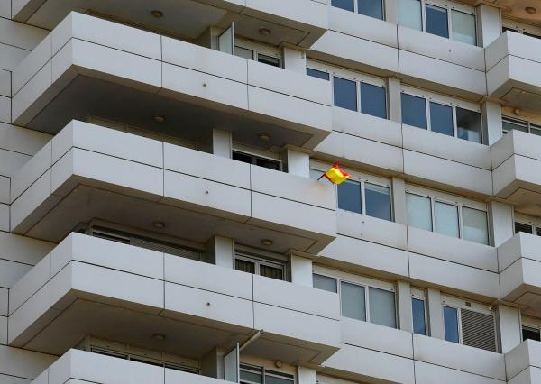 西班牙一栋居民楼(CHRISTOF STACHE/AFP via Getty Images)
