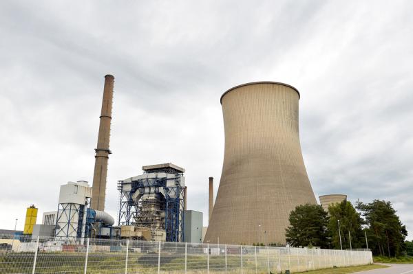 位于法国东北部圣阿沃尔德市(Saint-Avold)的Emile Huchet发电站(JEAN-CHRISTOPHE VERHAEGEN/AFP via Getty Images)
