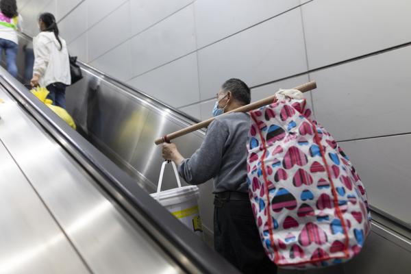 到上海求职的外地人(Hugo Hu/Getty Images)