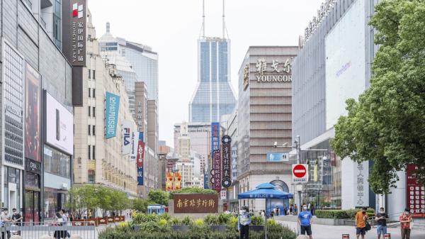 2022年6月10日的上海南京路(LIU JIN/AFP via Getty Image)