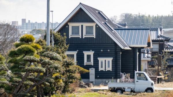 日本农村住家的房子(Adobe Stock)