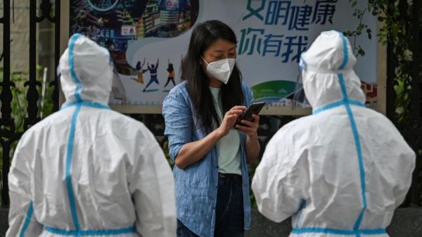 日前传出有大白鼓吹锁定漂亮女生,以上床换送饭。示意图。(图片来源:HECTOR RETAMAL/AFP via Getty Images)