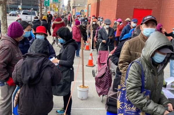 纽约发放免费食物 (图片来源:翻拍网图)