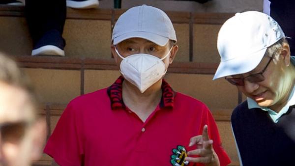 图为2021年10月20日,马云现身地中海马略卡岛。(图片来源:(JAIME REINA/AFP via Getty Images)