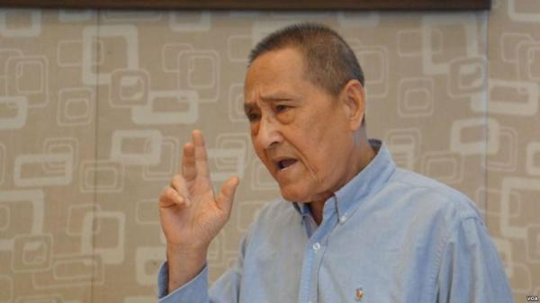 鲍彤生前曾说,“ 闯祸不认错,哪怕闯下弥天大祸也坚决不认错,是中共的传统。”(图片来源:美国之音)