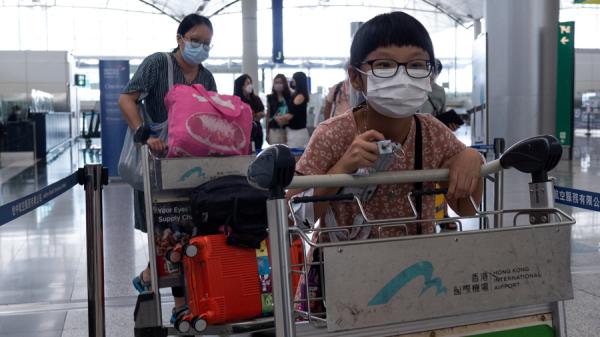 移民公司业者证实接到指令,要求 “ 删除微信朋友圈里所有和移民相关的内容,退出所有移民大群 ”。 (示意图/图片来源:Getty Images)