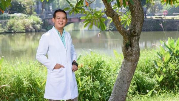 知名身心灵预防医学专家,洛桑加参医师。(图片来源:时报出版提供)