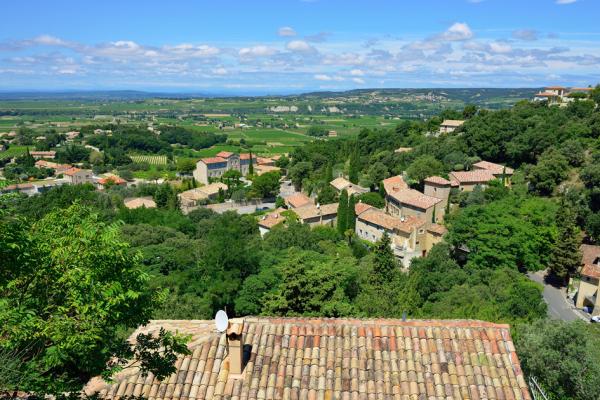 塞居雷镇（123RF）