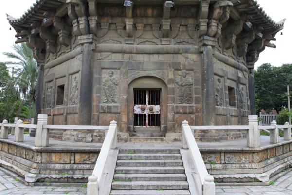 仁寿塔塔身浮雕（Zhangzhugang/Wikipedia/CC BY-SA 4.0）