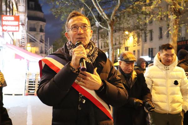 巴黎19区区长达纽致辞。