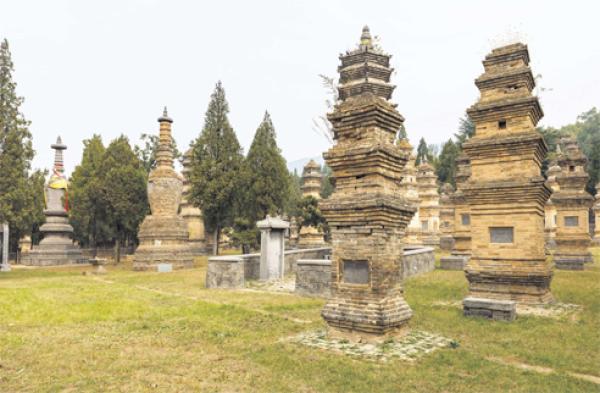 河南登封少林寺塔林(123RF)