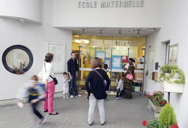 法国巴黎的一家公立幼儿园(LIONEL BONAVENTURE/AFP via Getty Images)