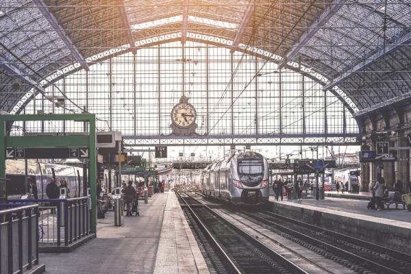 法国波尔多火车站(123RF)