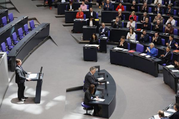 3月17日,德国联邦议院下议院举行了关于德国选举法改革的投票。(ODD ANDERSEN/AFP via Getty Images)