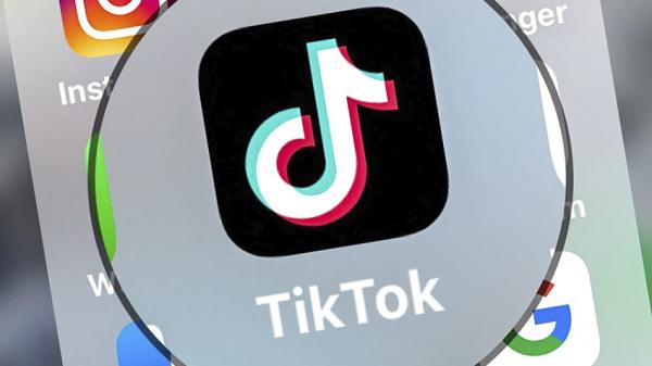 欧盟委员会2月23日宣布,禁止所有员工在工作设备上使用TikTok应用程序。(DENIS CHARLET/AFP/Getty Images)