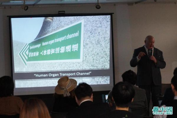 新疆机场的人体器官运输通道(图片来源:神谷昂志、黎宜明/看中国摄影)