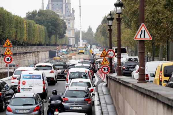 巴黎市长希望明年初在巴黎市中心落实限行区。(FRANCOIS GUILLOT/AFP via Getty Images)