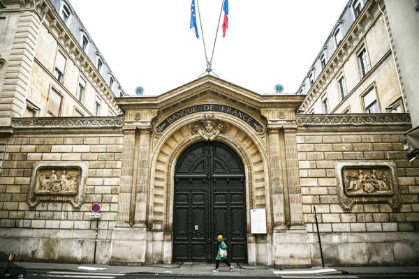 法国央行预计法国的通货膨胀将在今年下半年开始减弱。(CHRISTOPHE ARCHAMBAULT/AFP via Getty Images)