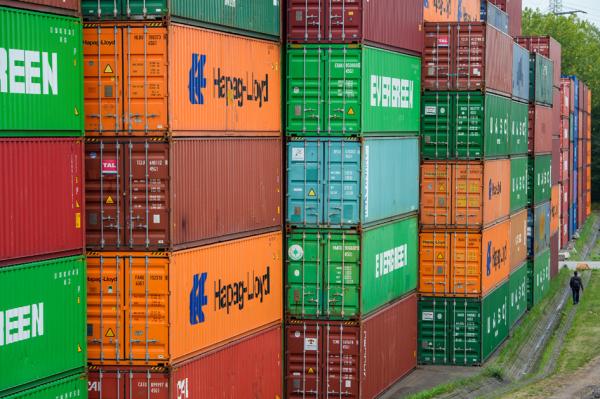 德国码头的运输箱(Gregor Fischer/Getty Images)