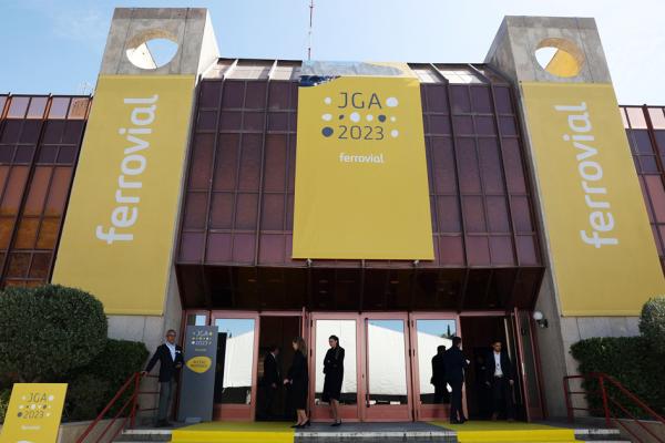 Ferrovial举行股东大会。(PIERRE-PHILIPPE MARCOU/AFP via Getty Images)