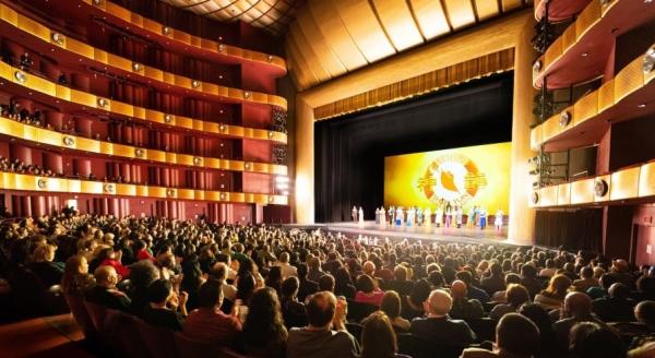 神韵环球艺术团正在纽约林肯中心大卫寇克剧院进行为期11天(4月6日至16日)的演出。