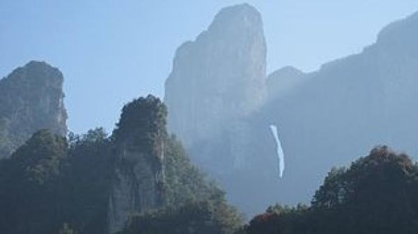 湖南省张家界天门山风景区。(图片来源:维基百科/CC BY-SA 3.0)