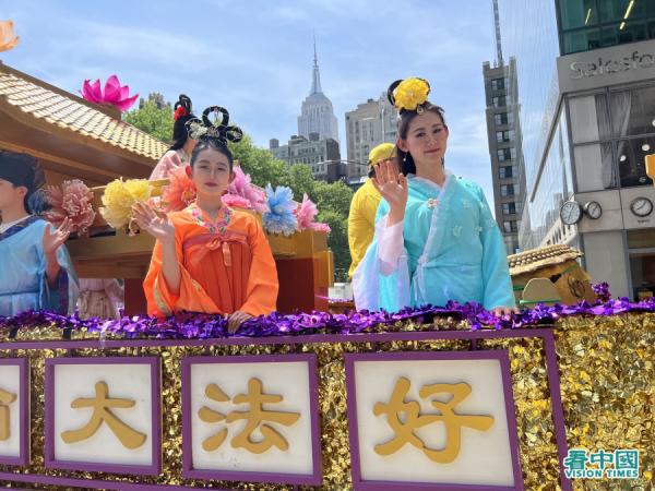 美东时间2023年5月12日(五)大纽约地区五千多名法轮功学员,在纽约曼哈顿举办盛大游行(看中国摄影:柳笛)