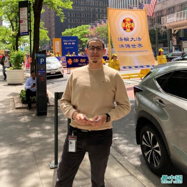 在美国政府部门工作的威尔默•卡布拉(Wilmer Cabra)(看中国摄影:張正)