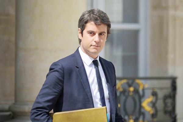 法国主管公共账务的部长阿塔尔。阿塔尔近日在《巴黎人报》专访中公布了打击社保欺诈的计划主旨,其中包括将身份证和社保卡合并的举措。(ALAIN JOCARD/AFP via Getty Images)