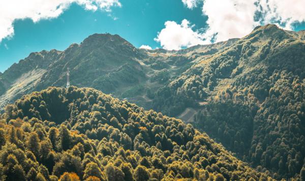 乞丐翻山越岭去西天寻找老神仙。（123RF）