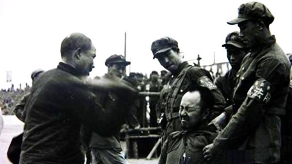 镇反运动现场。(图片来源:网络图片)