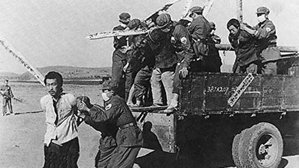 镇反运动现场。(图片来源:网络图片)