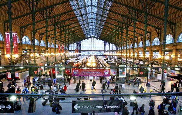 巴黎北站内部(JULIEN DE ROSA/AFP via Getty Images)