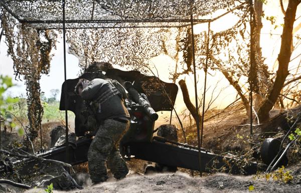 俄乌战争持续不断的战火导致武器弹药的需求量激增,军工产业迎荣景。(GENYA SAVILOV/AFP/Getty Images)