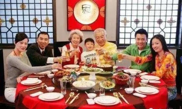 2024年的黄历新年假期将从2月10日(初一)开始休息,但连假前后的2月4日、18日两个周日需补班,引发争议。(图片来源:网络截图)