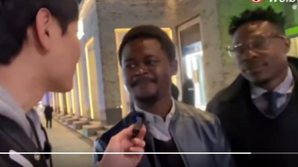 两名非洲留学生在杭州上学,自称每月消费18,000元。(图片来源:视频截图)