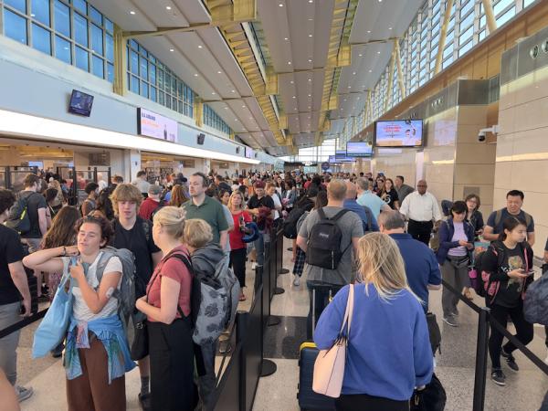 美国华盛顿里根国家机场(DANIEL SLIM/AFP VIA GETTY IMAGES)