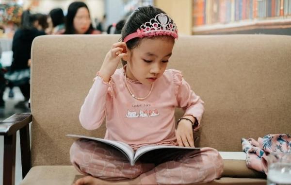 学校理应教导学生要有爱心,要重视 “ 道德 ” 。 (图片来源:翻拍)