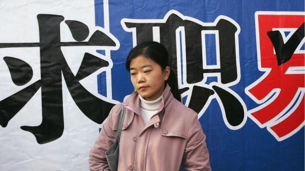 目前由于大学毕业生就业难,越来越多拥有大学学位的青年人被迫选择重返校园读“职校”。示意图。(图片来源:Getty Images)