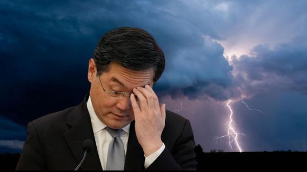 中共当局2024年2前外长秦刚辞去全国人民代表大会代表职务。